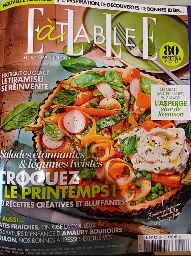 Elle à Table